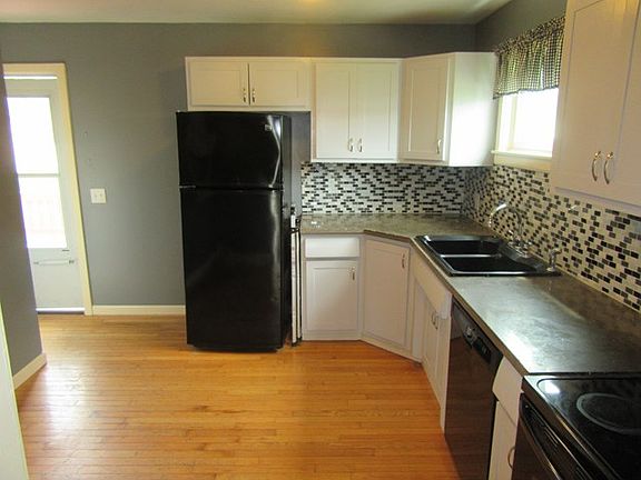 4th image of 319 W Lenox Ave