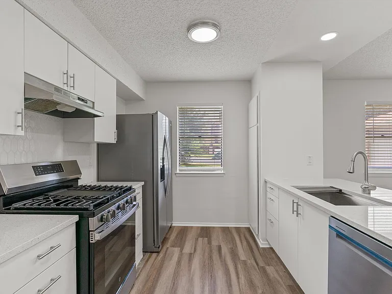 11411 Walnut Ridge Dr — Photo 23