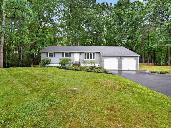 8 Cedarcrest Drive, Saratoga Springs, NY 12866