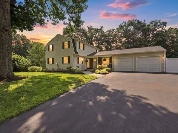 3 Conifer Dr, Wilbraham, MA 01095