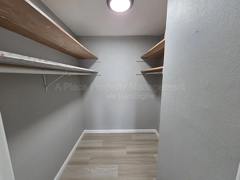 2727 Hampton Ave #305 — Photo 6