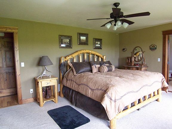 4th image of 1600 River Meadows Dr