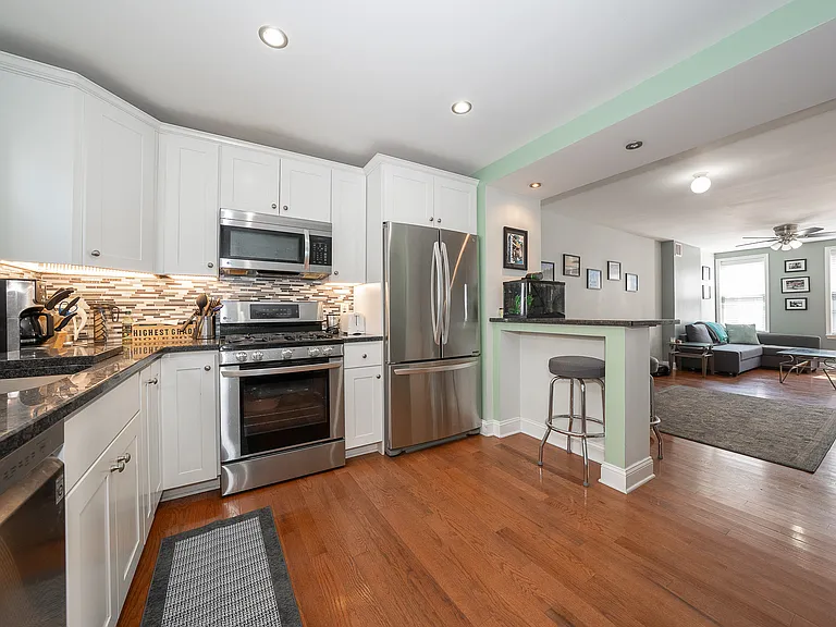 1916 S Alder St — Photo 13