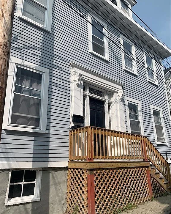 32 Ann St #1