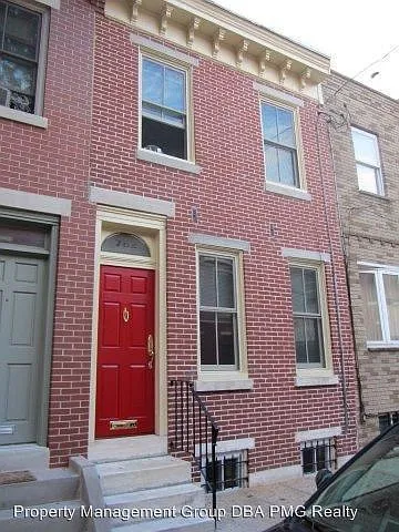 782 N Croskey St photo 1