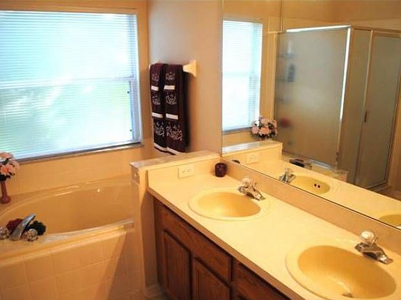 5th image of 9915 Indigo Bay Cir