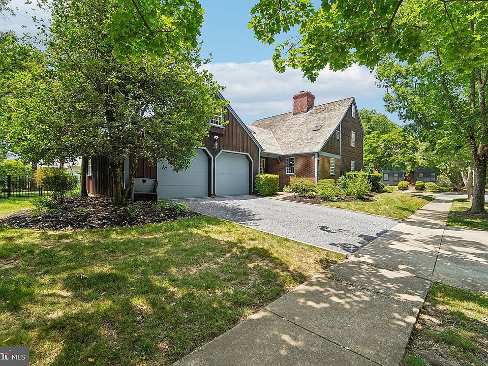 1st image of 355 Broadview Ln