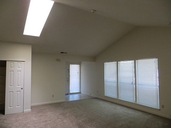 2nd image of 6012 Lincoln Ave
