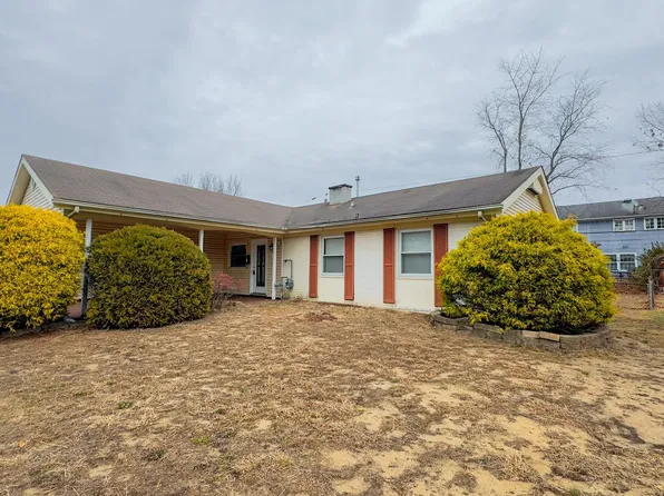 18 Blueberry Ln, Willingboro, NJ 08046