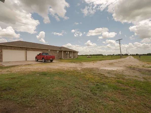 548 4000th Rd, Coffeyville, KS 67337