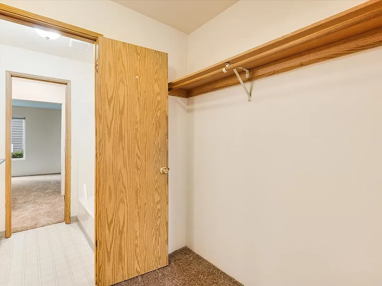 Raleigh Court — Photo 12