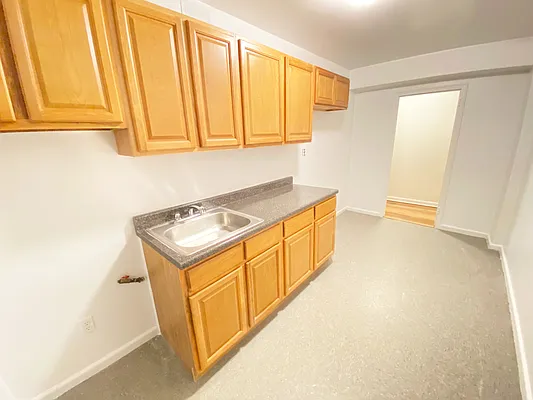 Rented by Queens Apartments Realty LLC | media 12