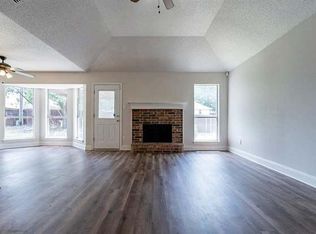 1326 Ridge Dr, Midlothian, TX 76065