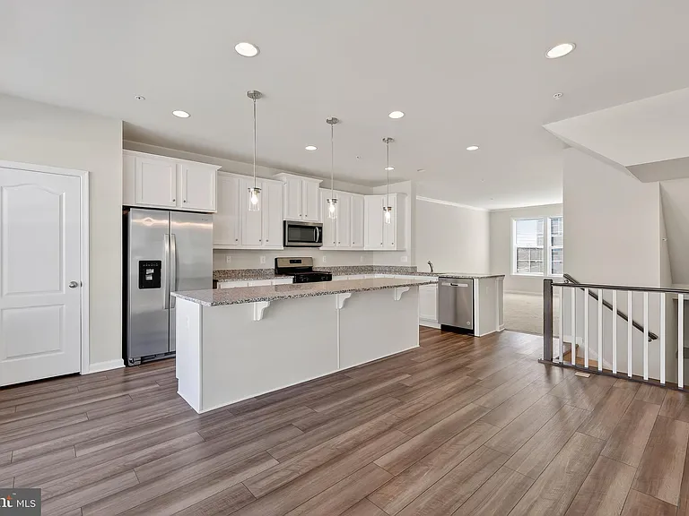 1023 Flester Ln — Photo 7