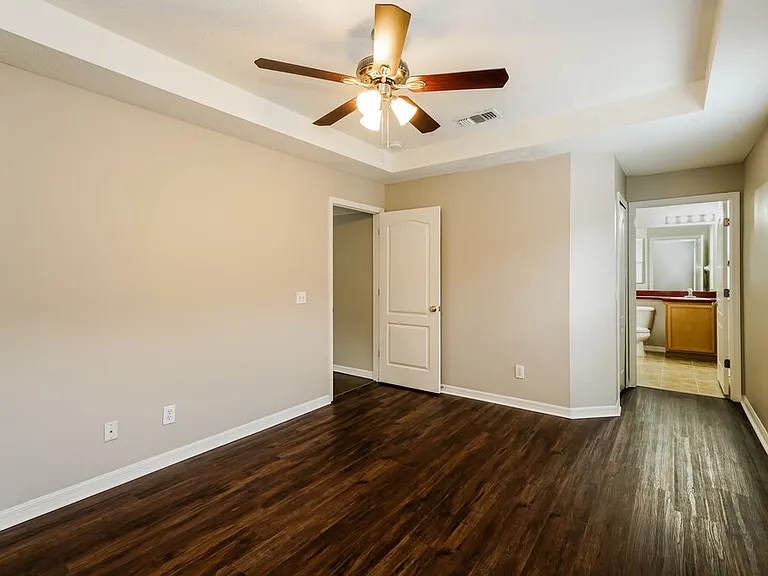 1405 Marsh Wood Dr — Photo 11