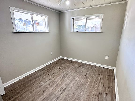 4th image of 3835 Sherwood St