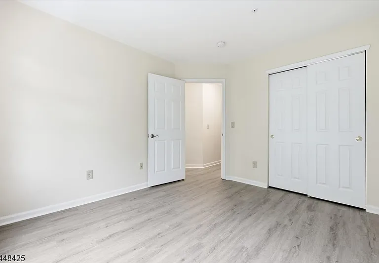 604 Knollwood Ct — Photo 25