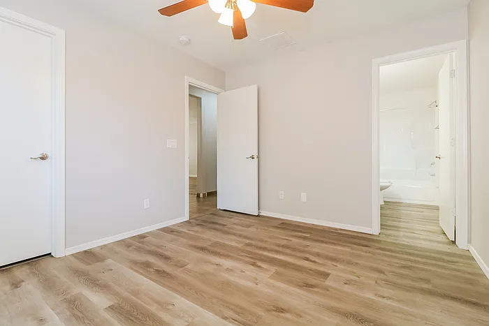 22834 W Mohave St — Photo 7