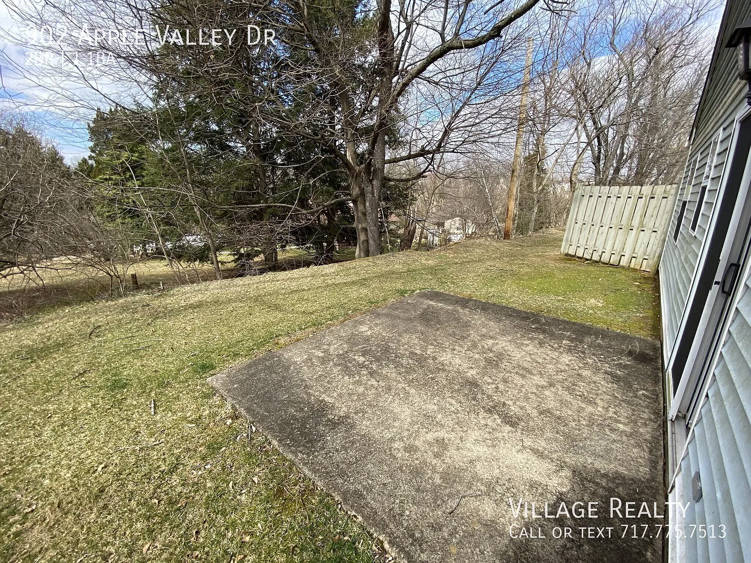 NO Steps! All one level! Spacious 2-bedroom end-unit villa with garage in Dallastown School Distr... — Photo 4