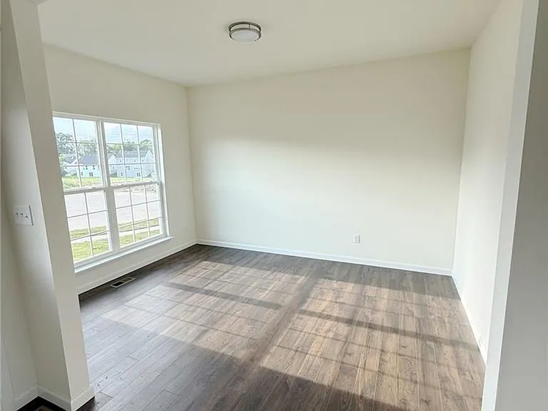 302 Windmill View Ct — Photo 10
