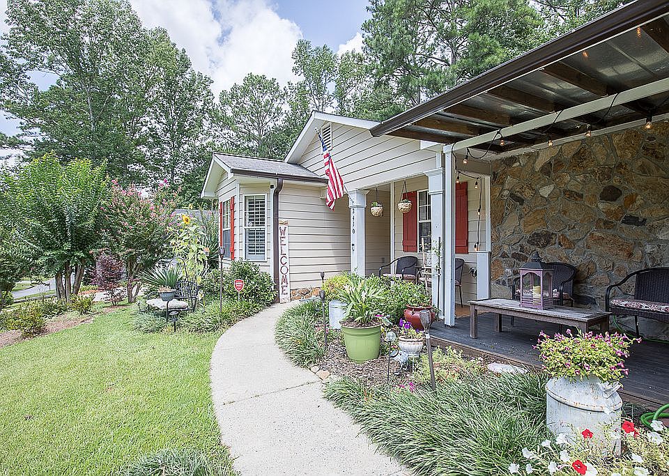 1st image of 2410 Tammeron Dr SW