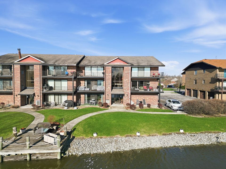 1st image of 19533 Lake Shore Dr APT 2S