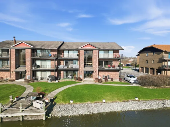 19533 Lake Shore Dr APT 2S, Chicago Heights, IL 60411