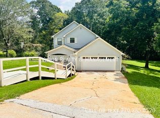 755 Colfax Ct, Stone Mountain, GA 30088