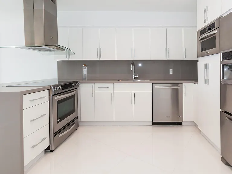 5161 Collins Ave #1718-1 — Photo 42