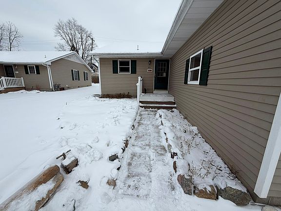 2nd image of 801 S 15th St