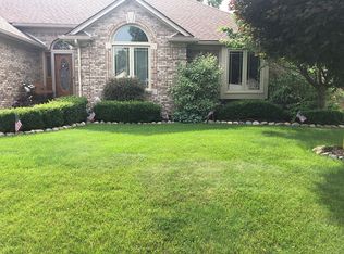 35019 Newport Ct, New Baltimore, MI 48047