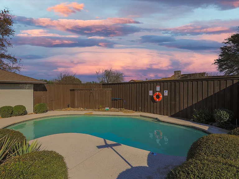 2116 Newcastle Cir — Photo 38