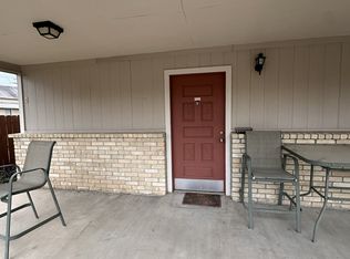 122 E Leona St #B, Uvalde, TX 78801