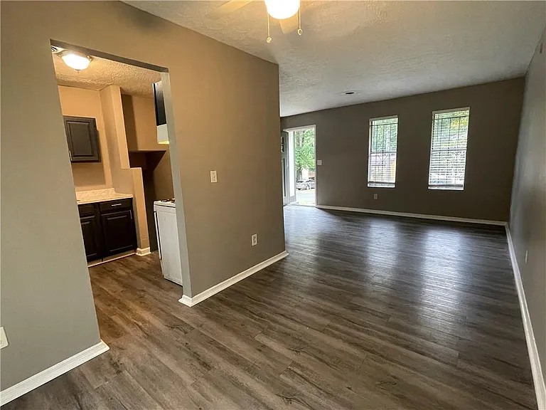 4554 Doral Dr SW — Photo 5