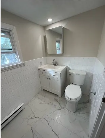 568 Main St #7 — Photo 8