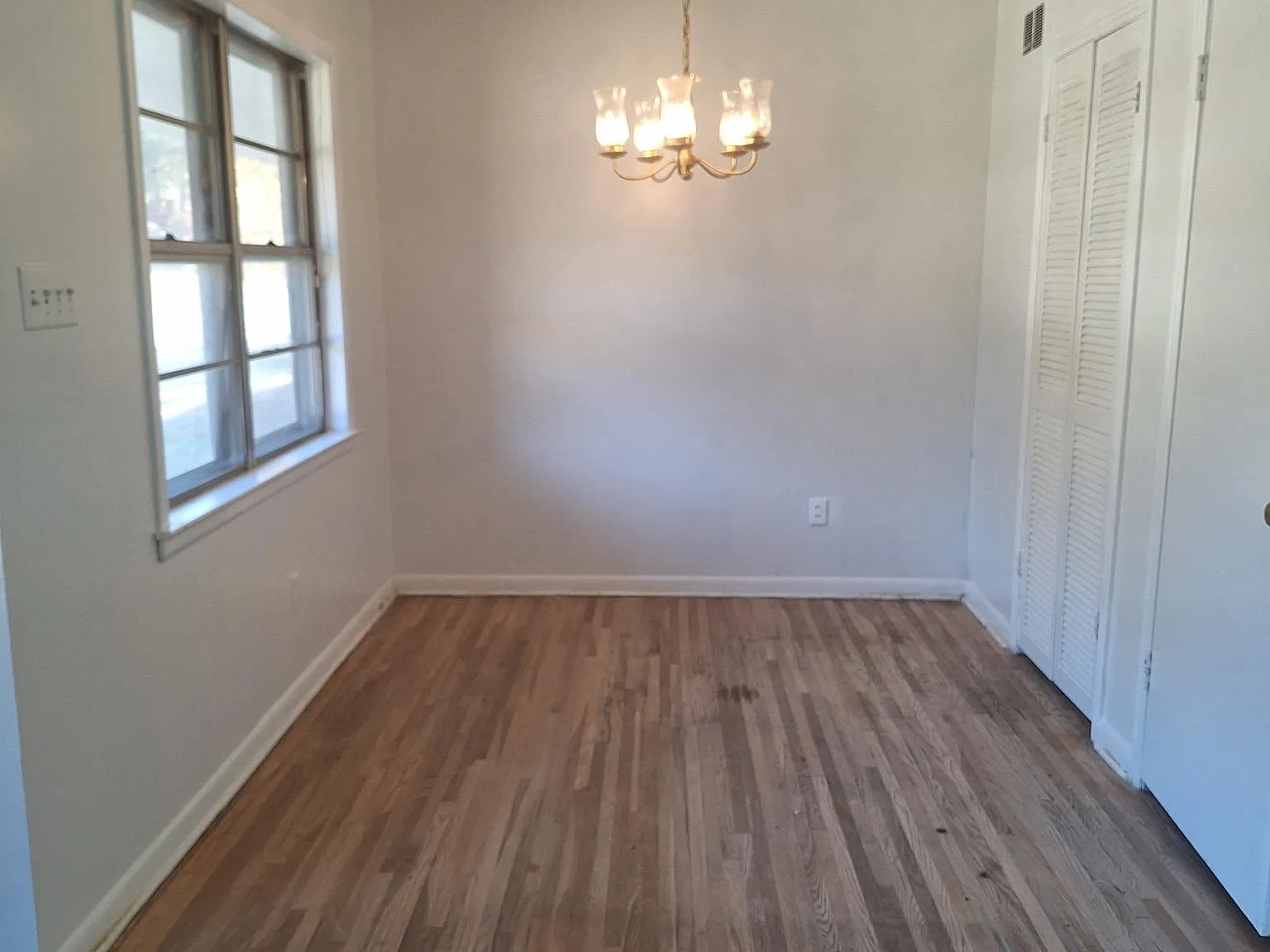 3 bed, 1.5 bath, 1399 sqft, $925 — Photo 3