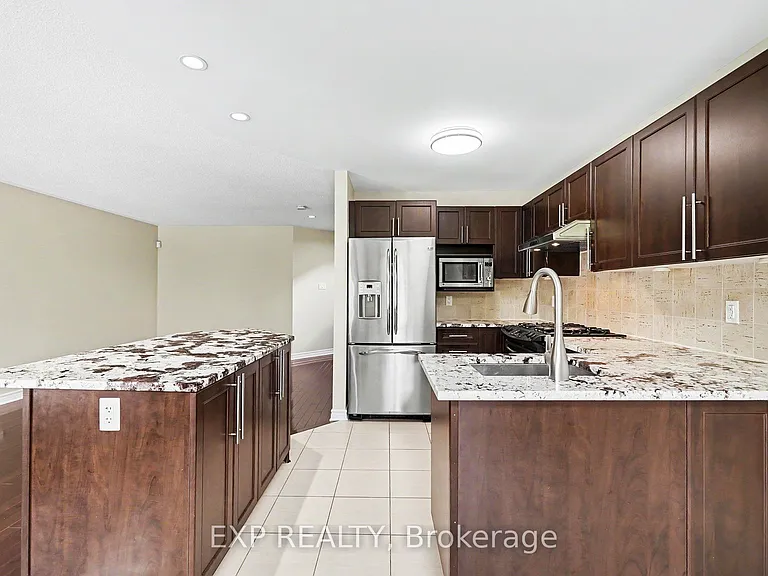 472 Temiskaming Cres — Photo 12