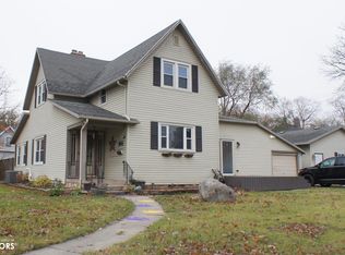 901 Division St, Webster City, IA 50595
