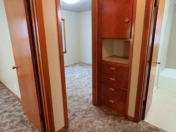 4th image of 2801 E Maple Ave