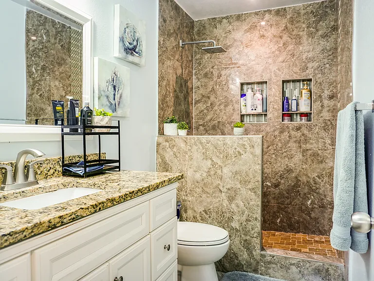 6103 Tidewater Dr — Photo 15