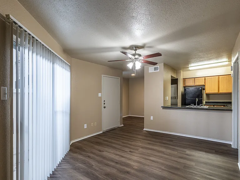Doral Club Apartments — Photo 29