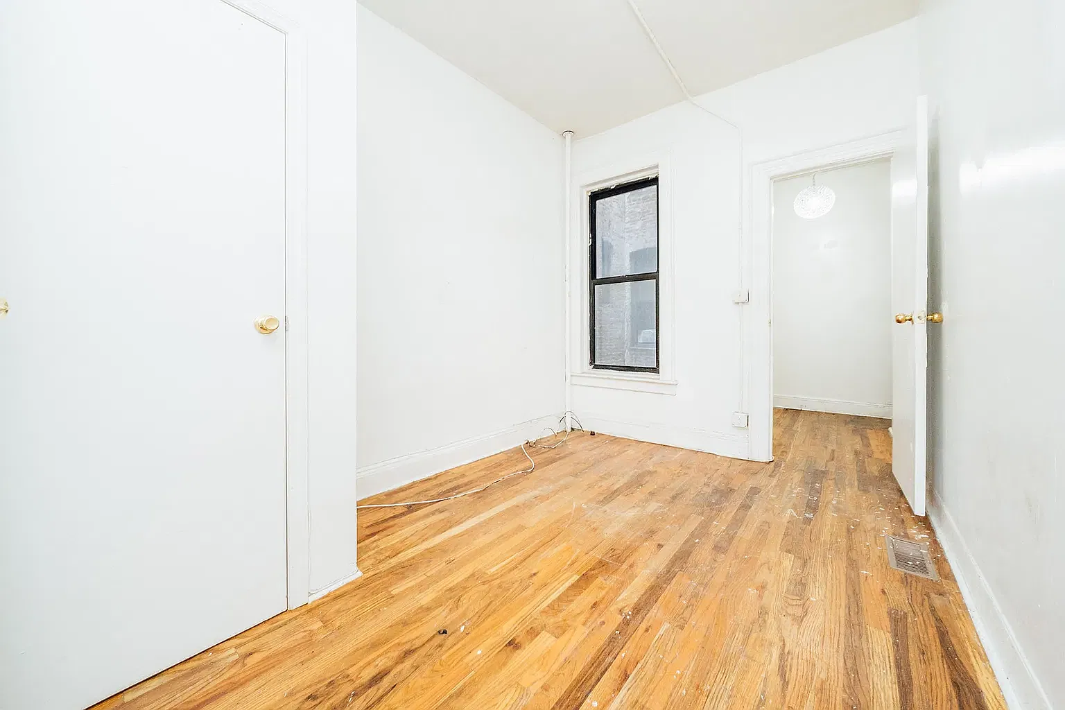 1428 Putnam Avenue — Photo 3