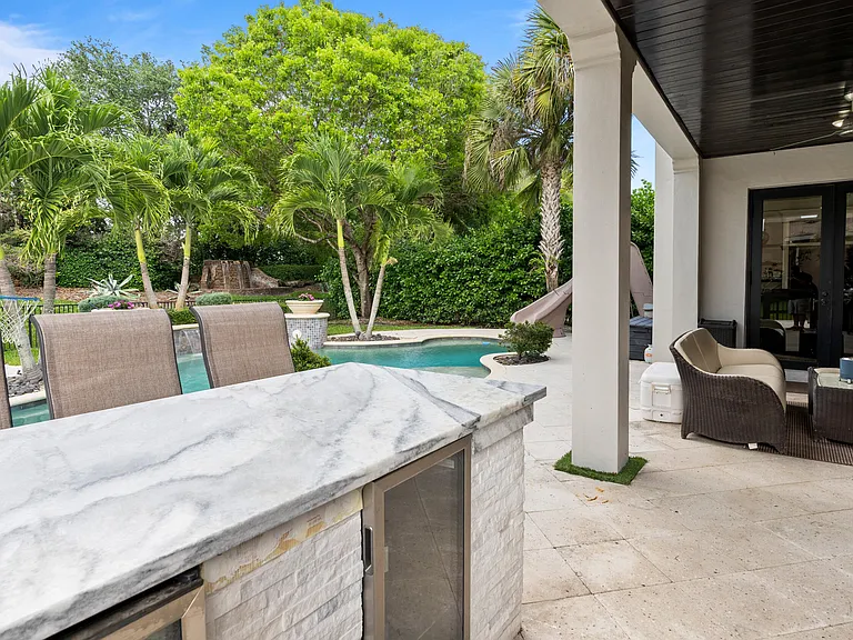 9521 Eden Mnr — Photo 41