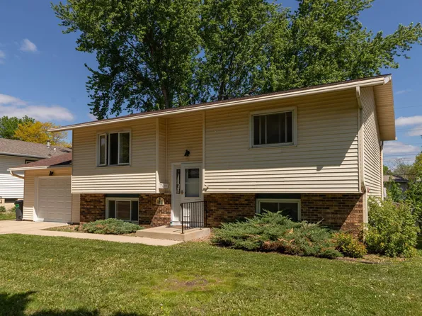 1811 43rd St NW, Rochester, MN 55901