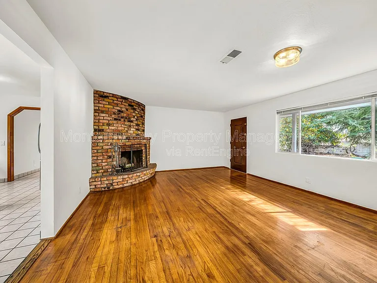 2100 David Ave — Photo 2