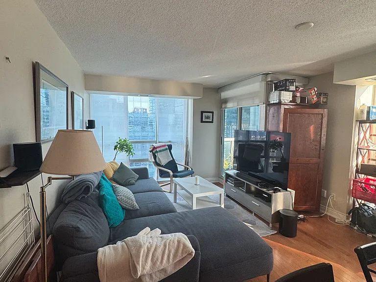 30 Grand Trunk Cres #3806 — Photo 1