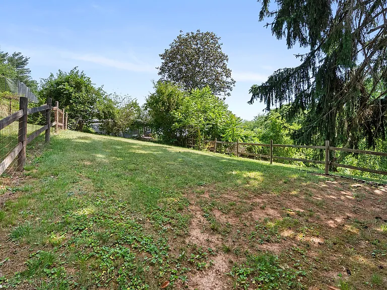 128 Mount Carmel Rd #A — Photo 29