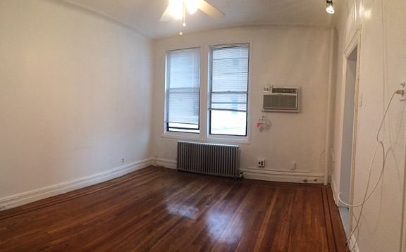 5th image of 2550 31st St APT 2