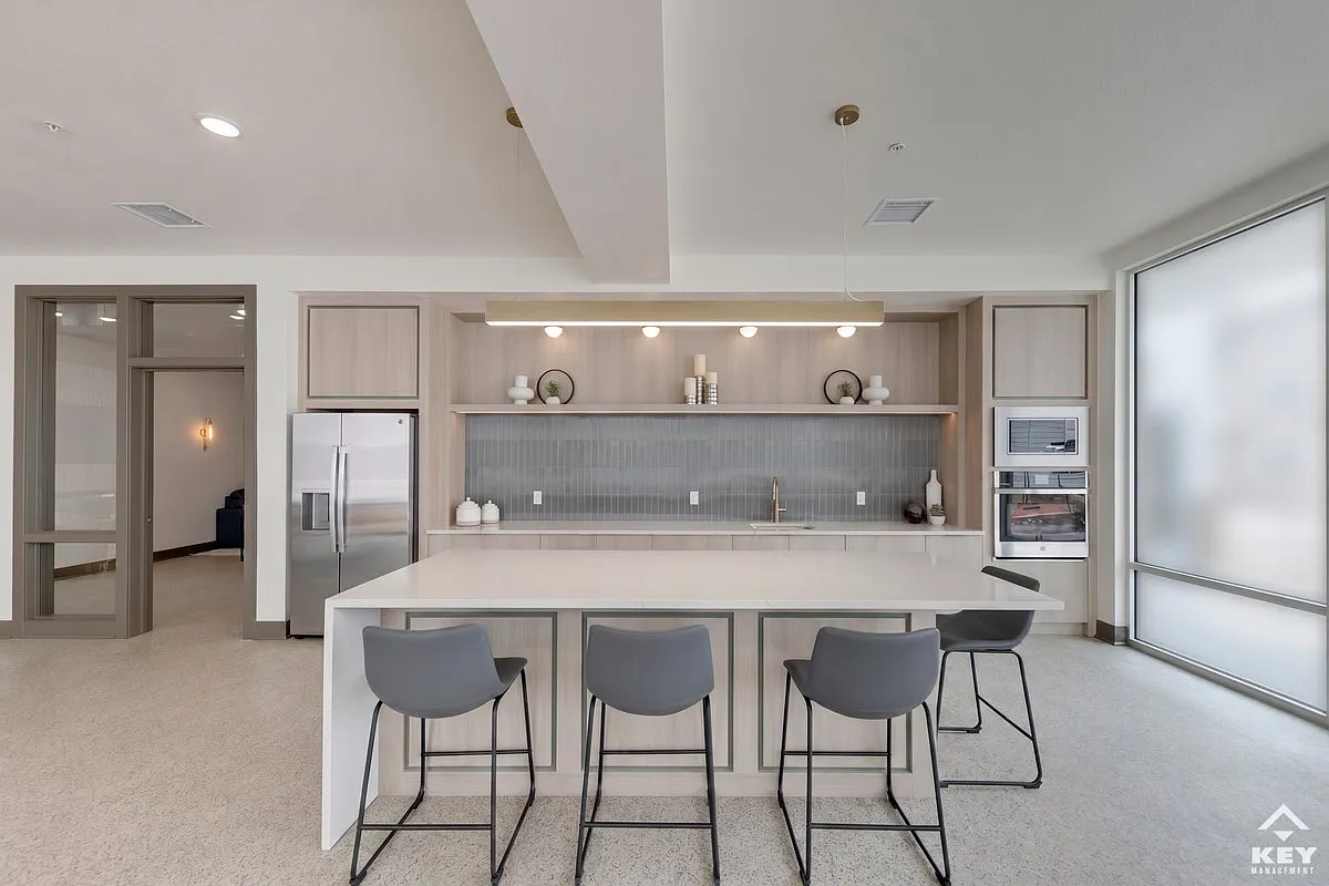 Park Centre Apartments — Photo 3