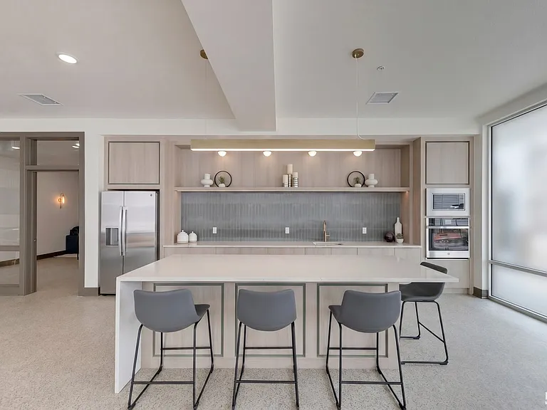 Clubhouse, Kitchen